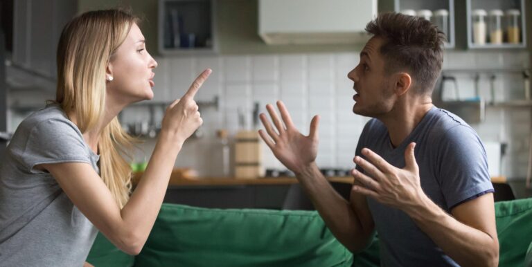 10 عبارت ویرانگر که هرگز نباید موقع عصبانیت به همسرتان بگویید