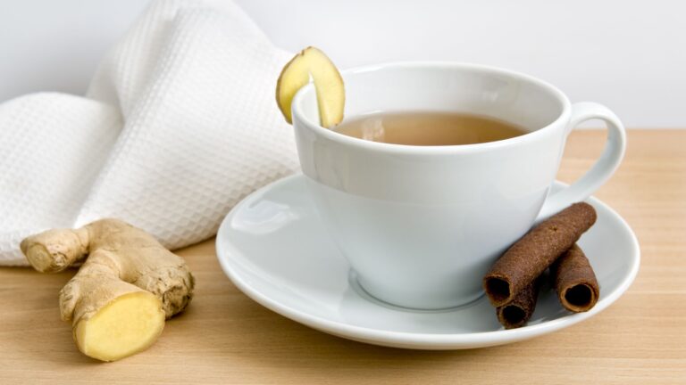 خواص چای زنجبیل: ۹ خاصیت بی نظیر چای زنجبیل برای سرماخورگی و سرفه