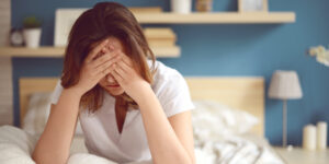 ۱۰ چیز غیر منتظره که می‌توانند علت سردرد شدیدتان باشند!