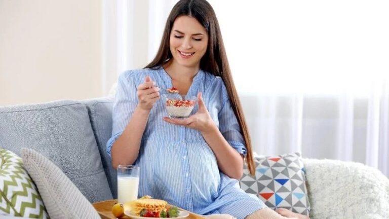 فواید امگا 3 و اسید فولیک در دوران بارداری: 2 ماده مهم که برای تغذیه مادران مهم هستند