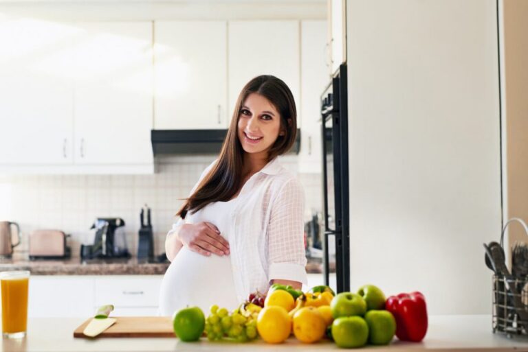 آیا خوردن غذاهای تند در دوران بارداری به کودک من آسیب می رساند؟
