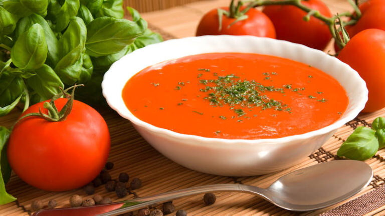 طرز تهیه سوپ گوجه فرنگی خوشمزه و مخصوص فرانسوی مخصوص روزهای زمستان