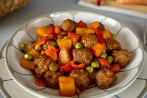 طرز تهیه کوفته سبزیجات یک غذای خوشرنگ و اشتهاآور برای ماه رمضان