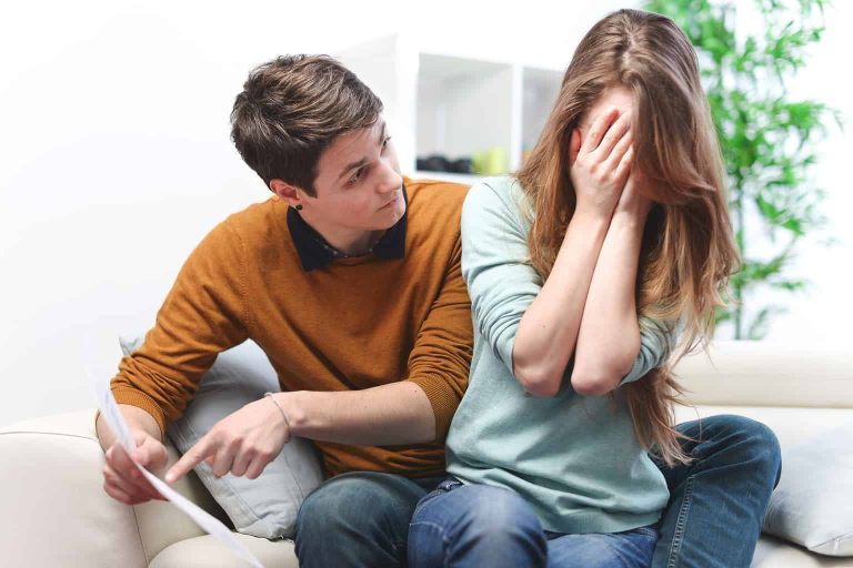 9  اشتباه زوج ها در مورد پول که باعث خراب شدن زندگی مشترک شان می‌شود