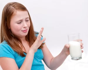 علائم آلرژی به شیر چیست؟