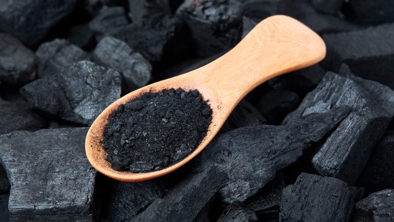 فواید عجیب زغال چوب برای سلامتی مردان و زنان
