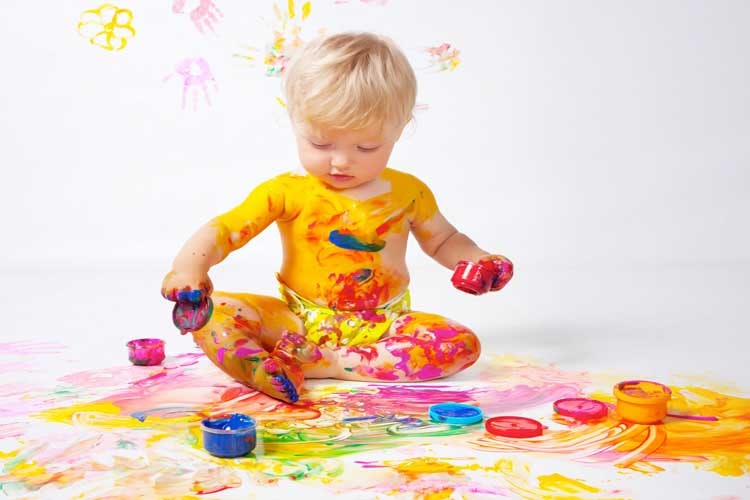 تاثیر رنگ بر روان کودک؛ چطور از رنگ‌ها برای تغییر روحیات کودکان استفاده کنیم؟