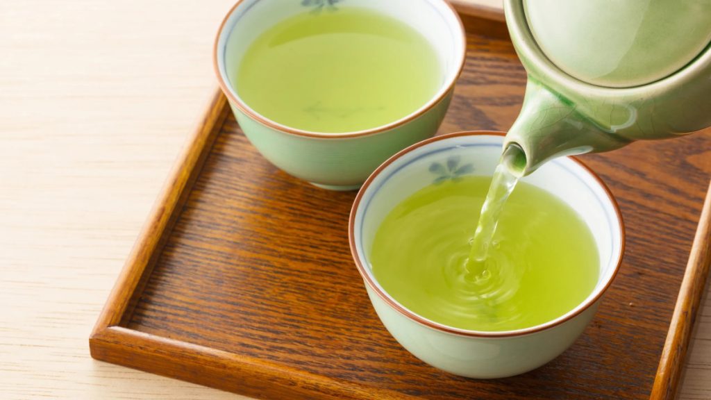 عوارض جانبی نوشیدن بیش از حد چای سبز چای و دمنوش
