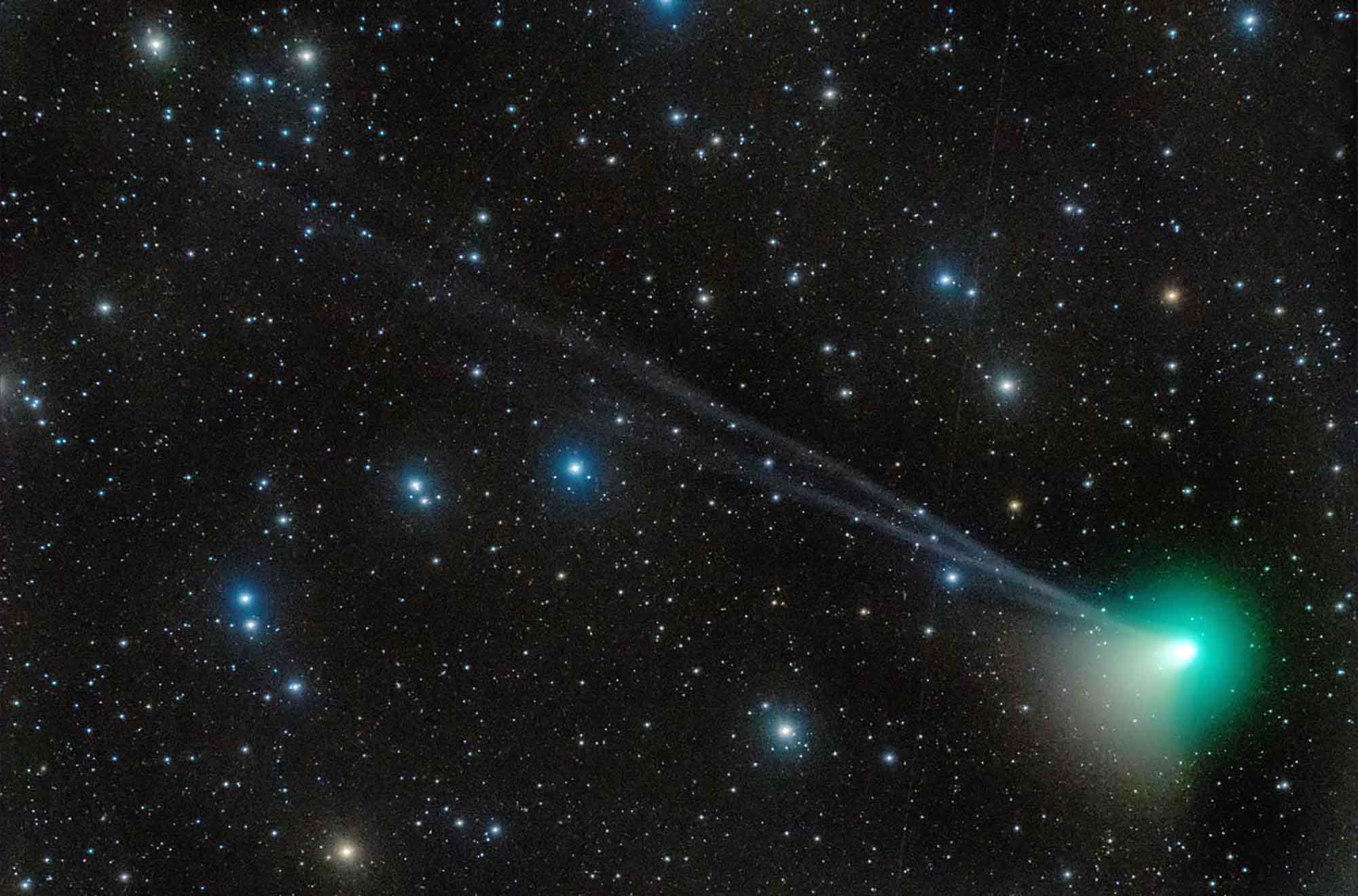 ستاره دنباله دار سبز رنگ