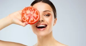 12 ماسک با گوجه فرنگی که پوست را شفاف و روشن می‌کنند