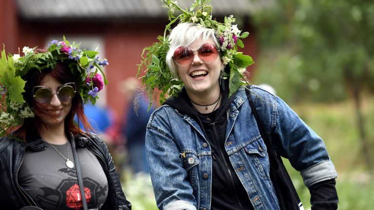 نتایج تحقیقاتی یک روانشناس: شادمانی مردم فنلاند ریشه در ۳ رفتار آنها دارد!