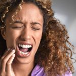 تسکین فوری دندان درد؛ با ۶ روش خانگی درد را کاهش دهید