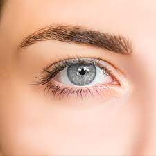 کمتر از 1 درصد مردم چشم خاکستری دارند