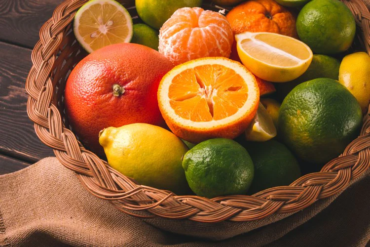 آیا خوردن میوه باعث تشدید سرفه و سرماخوردگی می شود؟