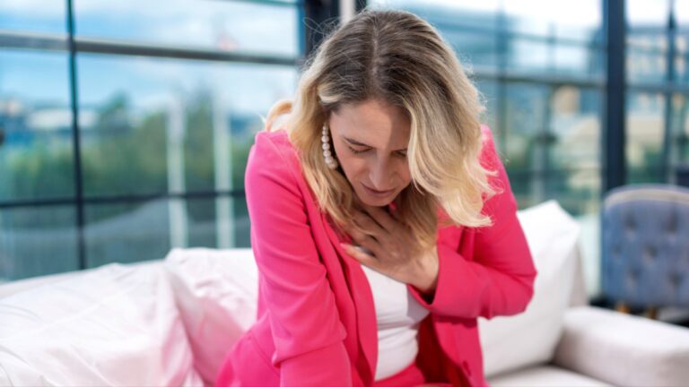 از کجا بفهمیم درد قفسه سینه، یک حمله قلبی است؟