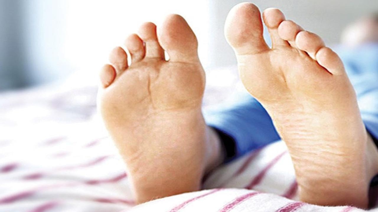 کمبود کدام ویتامین باعث خواب رفتن پاها می شود؟