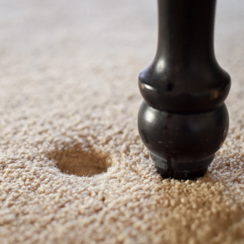 3 روش فوق العاده موثر برای از بین بردن جای پایه مبل از روی موکت و فرش