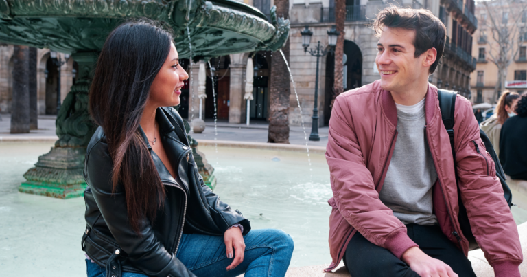 زبان عشق آدم های درونگرا؛ آدم های درونگرا اینطوری عشق شون رو نشون می‌دن!