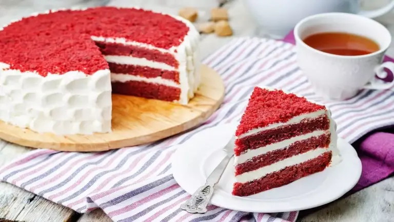 با این دستور پخت، دیگه نیازی به قنادی ندارید: طرز تهیه کیک ردولوت!