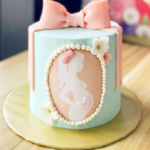 مدل مینی کیک طرح بارداری (ترند اینستا ۲۰۲۴)