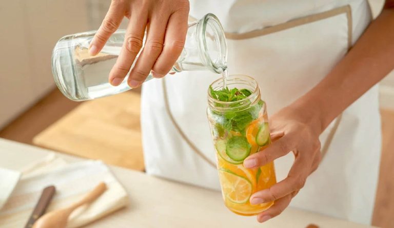 دتاکس واتر ورزشی (خواص و 5 دتاکس واتر حیرت انگیز سم زدا و چربی سوز)