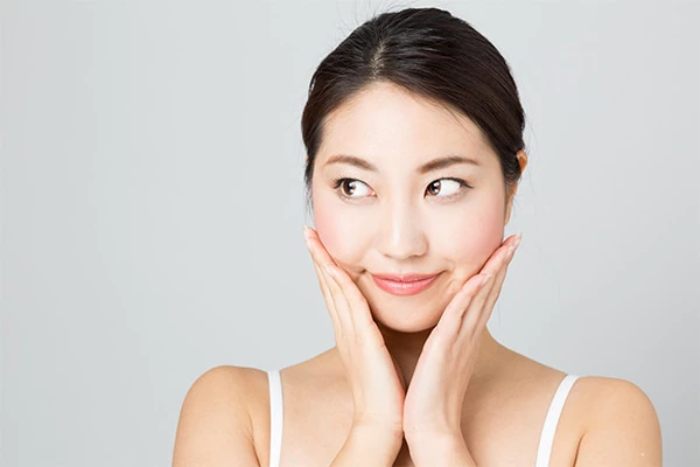 مواد و ابزارهای معمول در پاک کردن آرایش صورت کره‌ ای