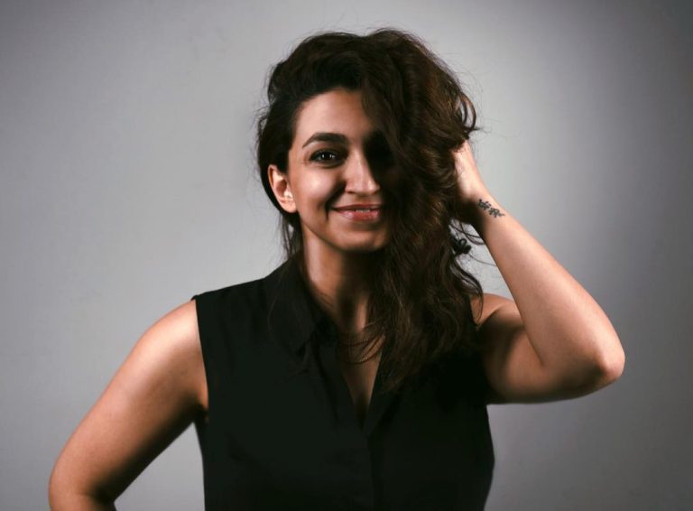 بیوگرافی شیرین ناصری؛ مجری و رقصنده برنامه «شب جمعه» شبکه من‌وتو