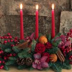 تزیین میز با شمع و گل