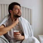 علت خشک شدن گلو در خواب چیست؟ + راههای پیشگیری و درمان