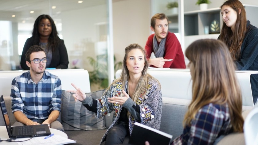 اثر دانینگ-کروگر: چرا آدمای کم‌دانش اعتمادبه‌نفس بیشتری دارن؟  